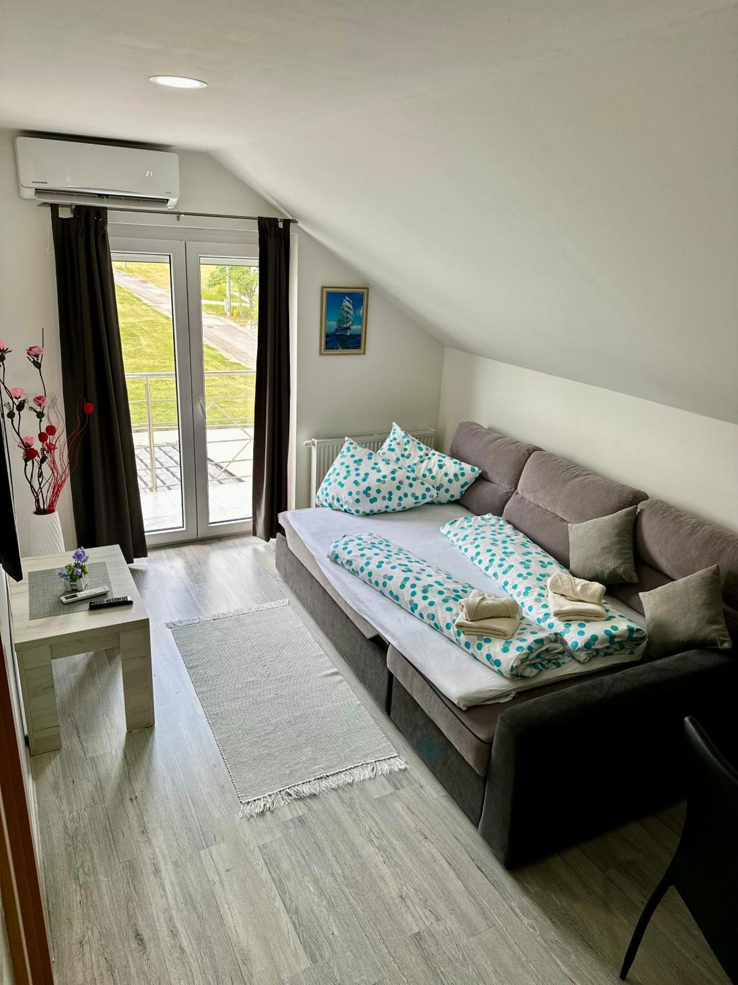 Sweet Dreams Home Korenica Exterior photo